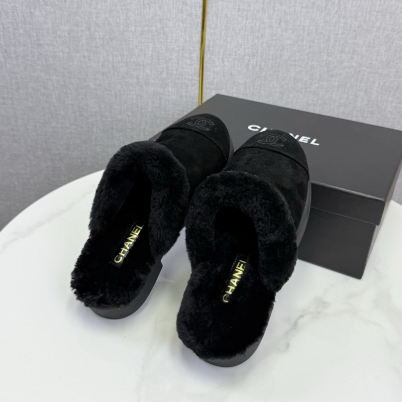 Ch**el slippers